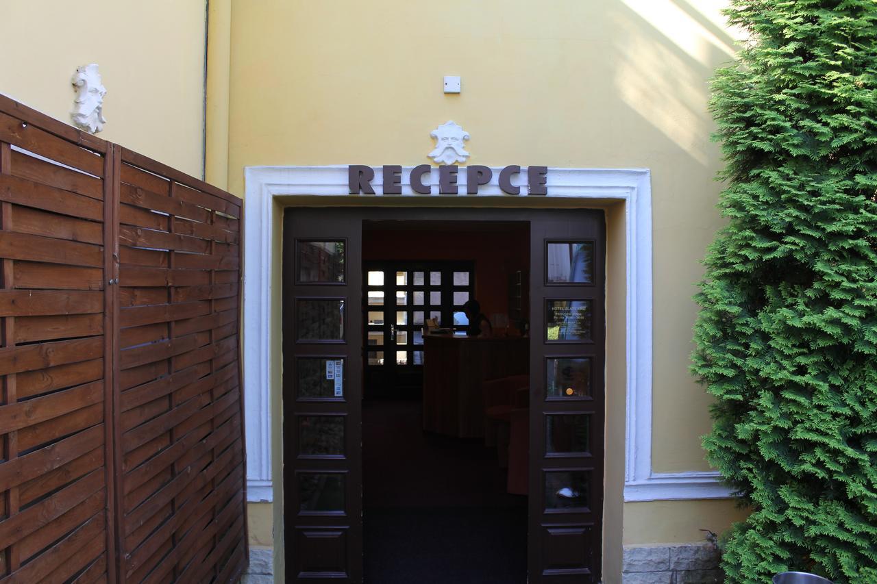 Hotel Zlatý Kříž Teplice Exterior foto